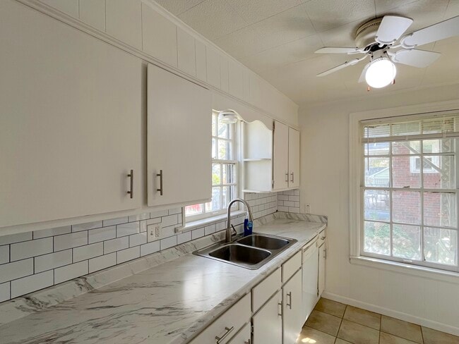 Foto del edificio - 326 N Summit St