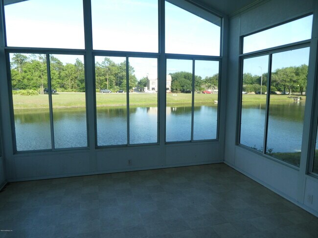 Foto del edificio - 8804 Ivymill Pl N
