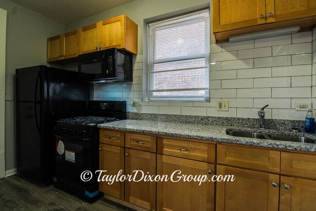 Building Photo - 6607 S Greenwood Ave