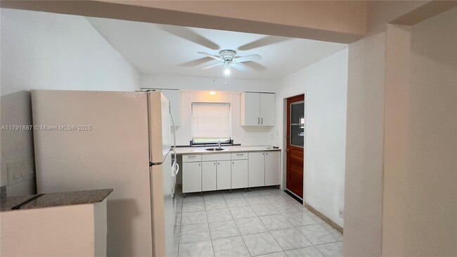 Foto del edificio - 1520 NE 108th St