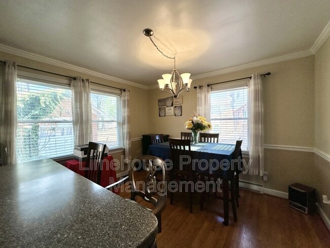 Building Photo - 316 Tudor Pl