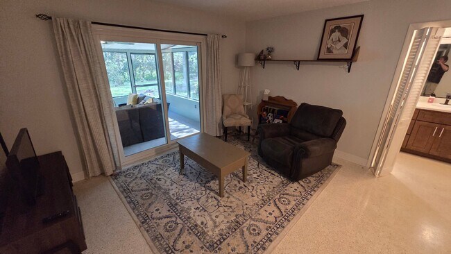Foto del edificio - 307 NW 91st St