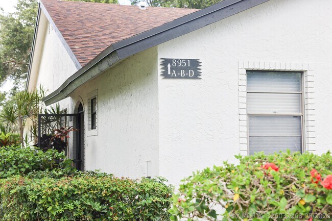 Foto del edificio - 8951 SW 19th St