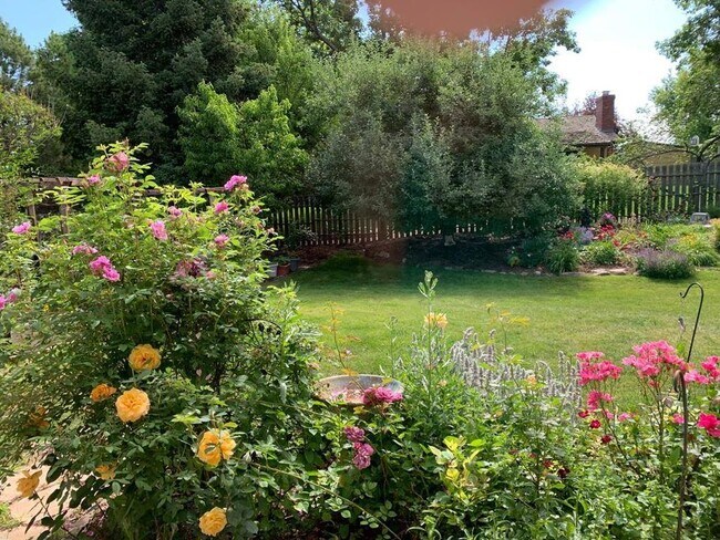 Foto del edificio - 7480 Mount Meeker Rd