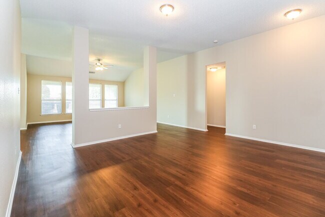 Foto del edificio - 1415 Heather Ridge Dr