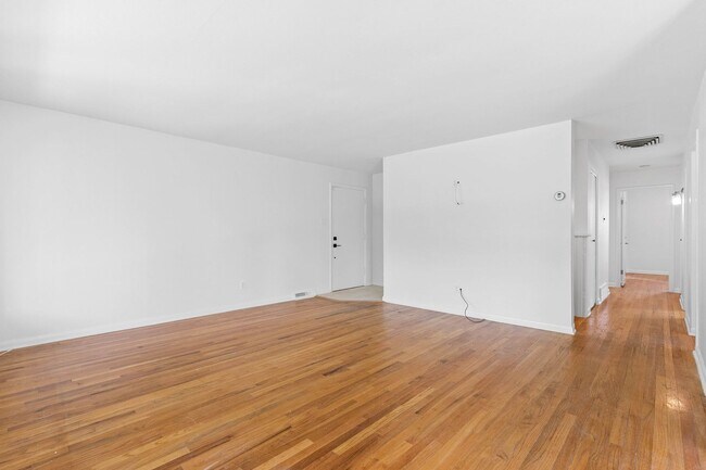 Building Photo - Beautiful Home in Southeast Denver