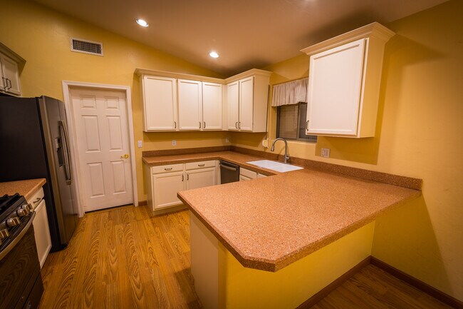 Foto del edificio - 8546 N Sayante Way