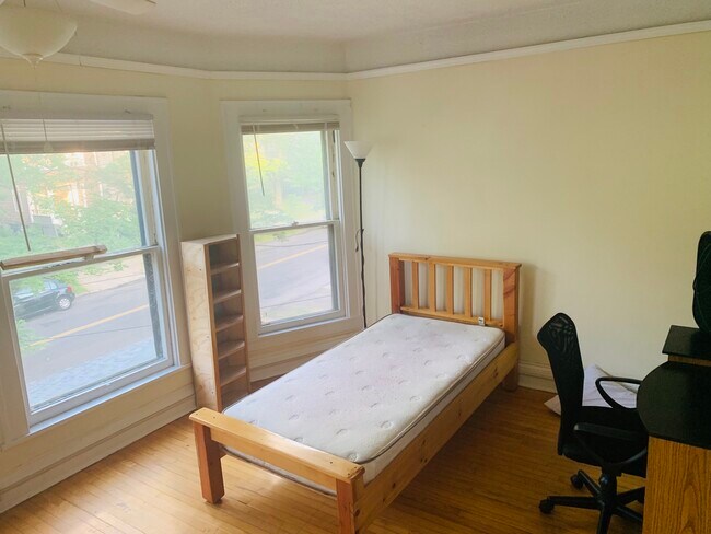 Bedroom - 444 Westcott St