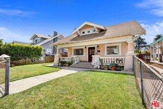 Building Photo - 1246 W 48th St