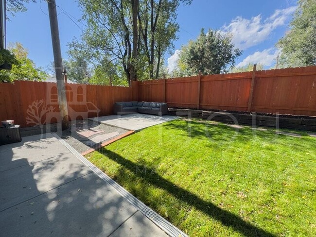 Building Photo - 917 Bennett Ln