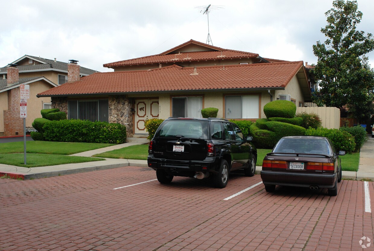 Foto del edificio - 511 Granger Ter