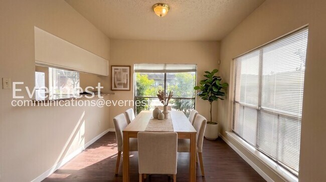 Foto del edificio - 3729 Thistlemont Dr