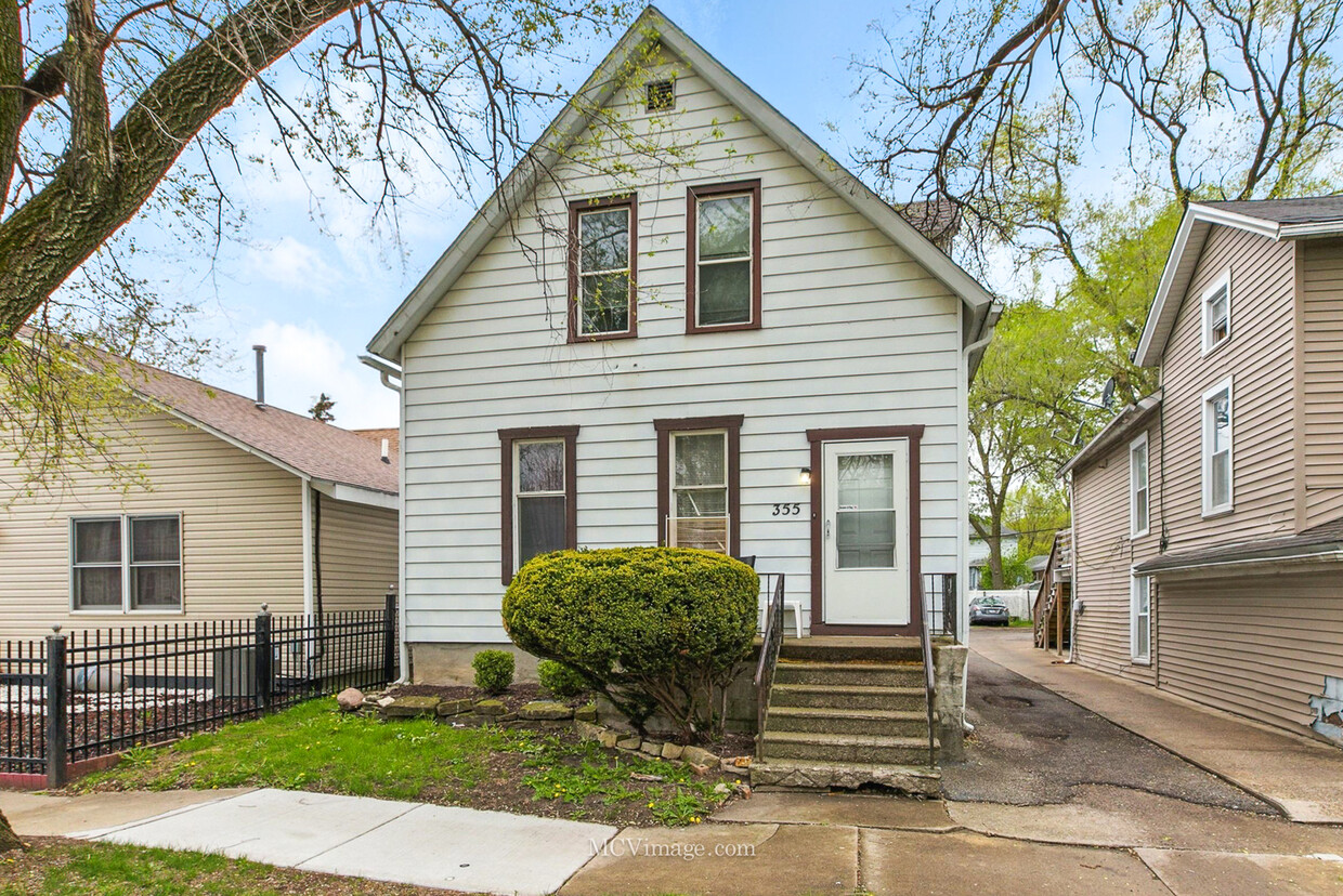 Primary Photo - 355 N Hickory St