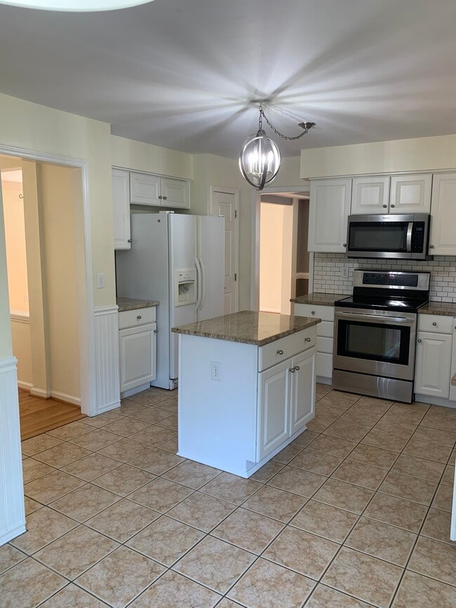 kitchen - 5420 Phillipsburg Dr