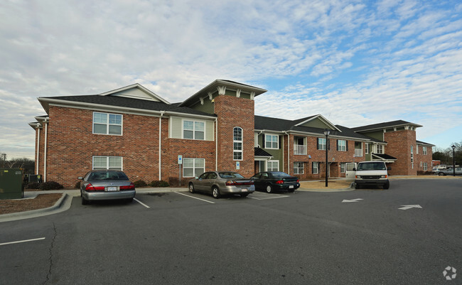 Foto del edificio - The Villas at Logan Gardens