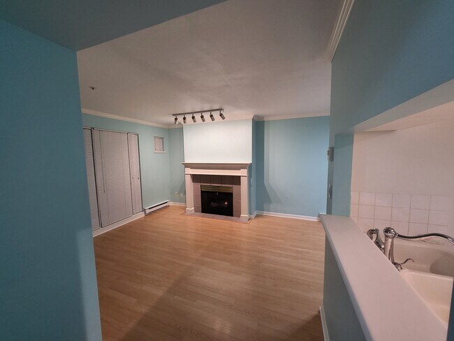 Photo du bâtiment - 2885 E Kent Av N