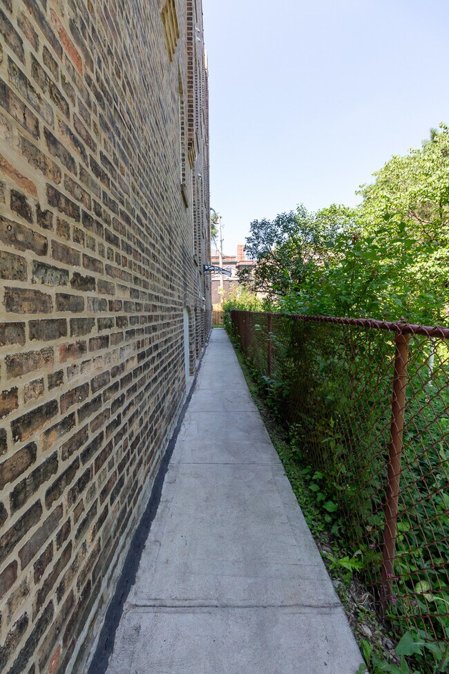 Foto del edificio - 2618 W Evergreen Ave
