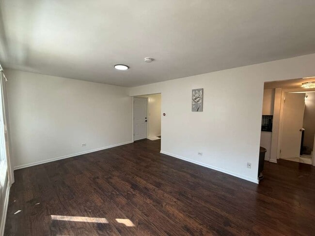 Building Photo - 1945 Hancock Dr