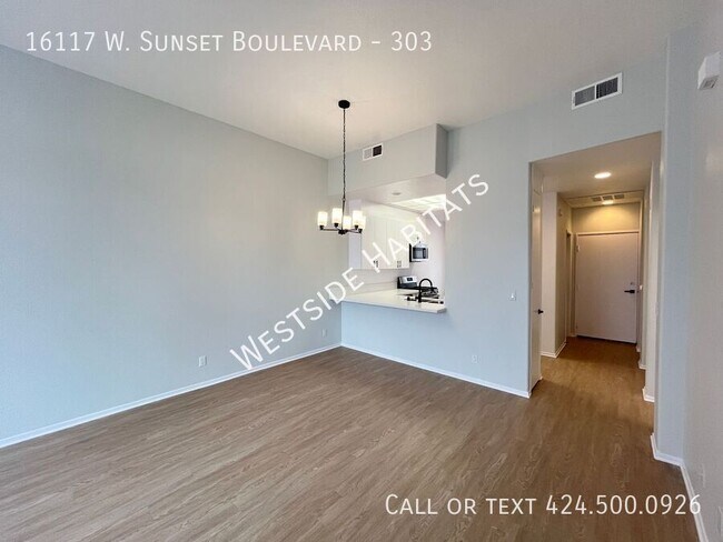 Foto del edificio - 16117 W Sunset Blvd