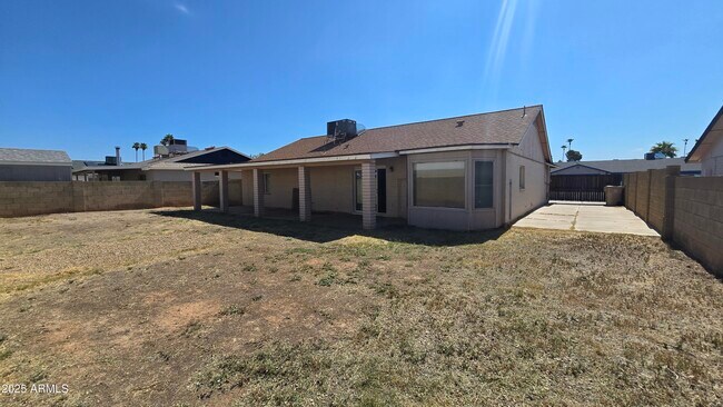 Foto del edificio - 15608 N 58th Ave