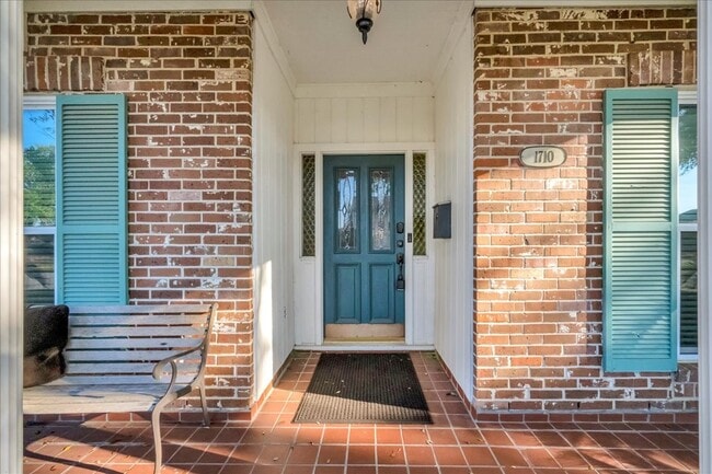 Building Photo - 1710 San Sebastian Ln