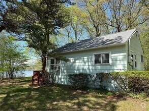 Building Photo - 8515 Soundview Ave