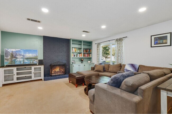 Building Photo - 1507 Wildwood Dr