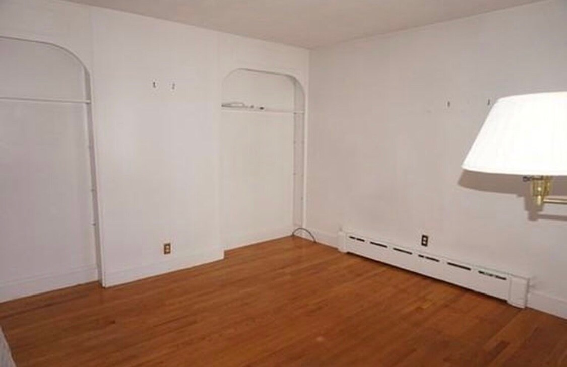 Building Photo - 180 Adams St
