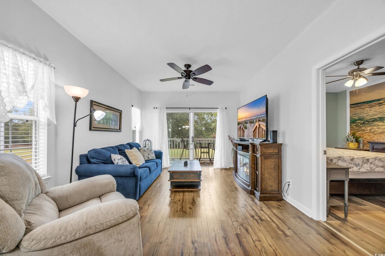 Foto principal - 612 River Oaks Dr