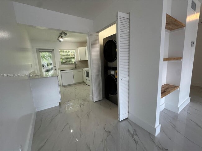Foto del edificio - 1831 SW 24th St