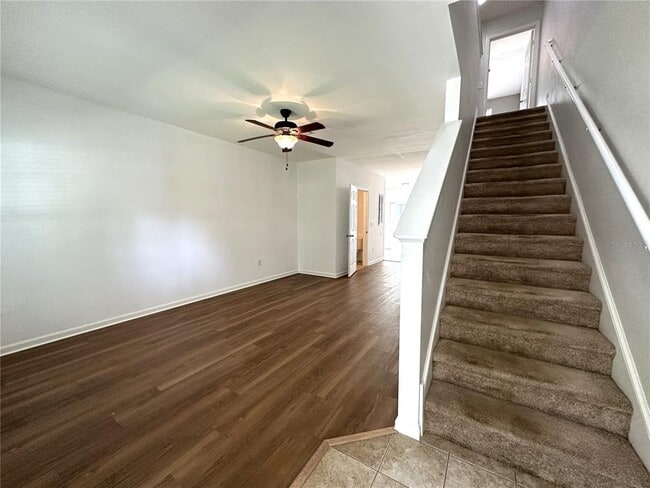 Foto del edificio - 15816 Fishhawk View Dr