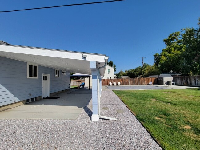 Building Photo - 210 Jadwin Ave
