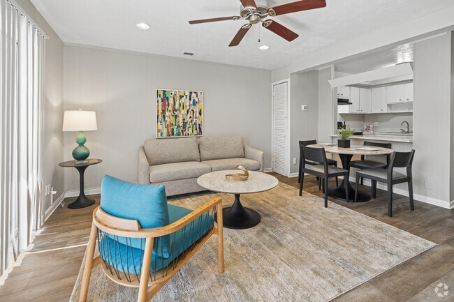 Interior Photo - The Park at River City