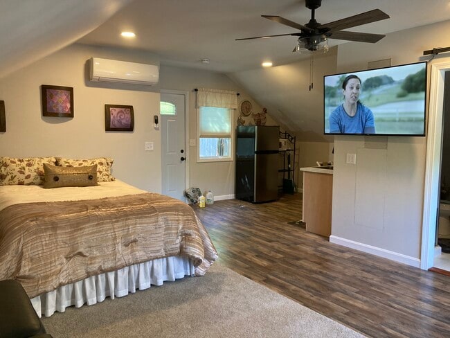 open concept - 310 Oak St
