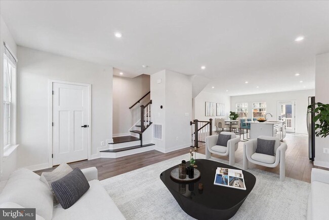 Building Photo - 14032 Sunrise Valley Dr