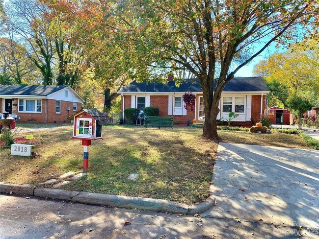 Building Photo - 3 Bedroom Single Family Home in Charlotte