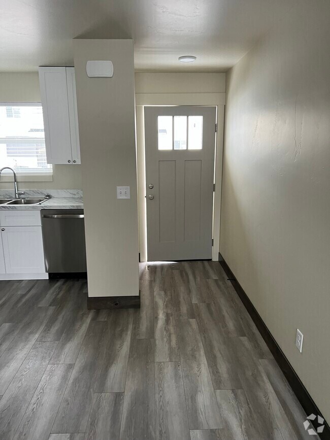 Apartments for Rent in Bigfork, MT with Parking 1 Rentals