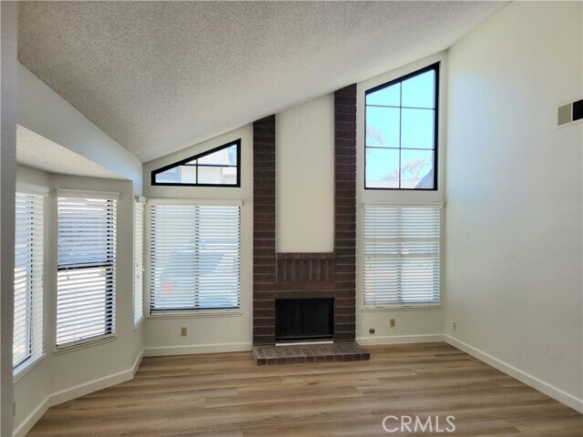 Foto del edificio - 2343 Applewood Cir W