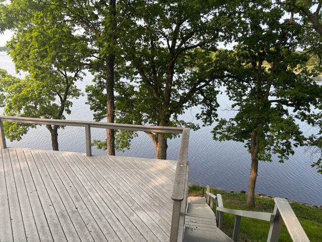 Building Photo - 646 Island