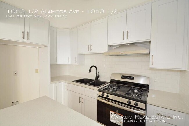 Building Photo - 1053 1/2 Alamitos Ave-1053 1/2