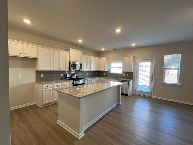 Building Photo - 67 Briarwood Dr E