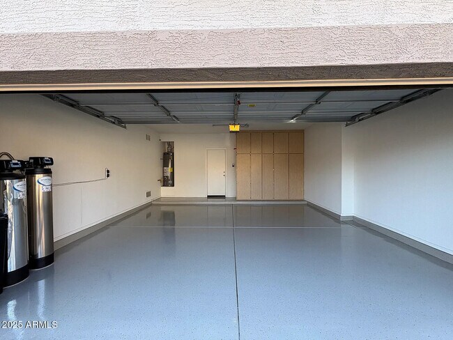 Foto del edificio - 1204 S Roger Way