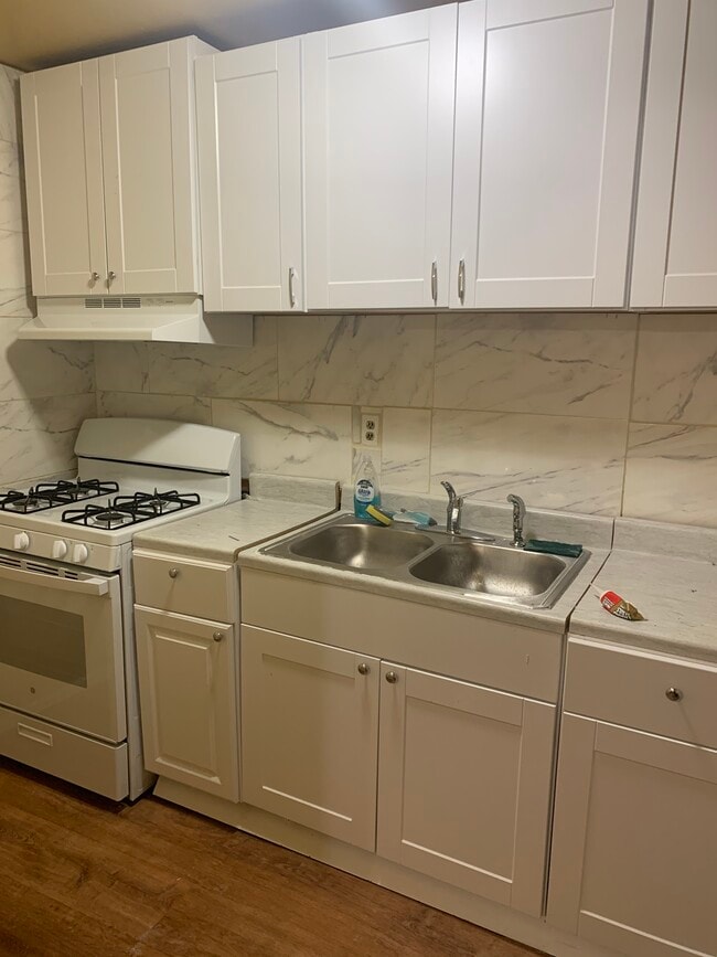 Foto del edificio - 2626 Lauretta Ave