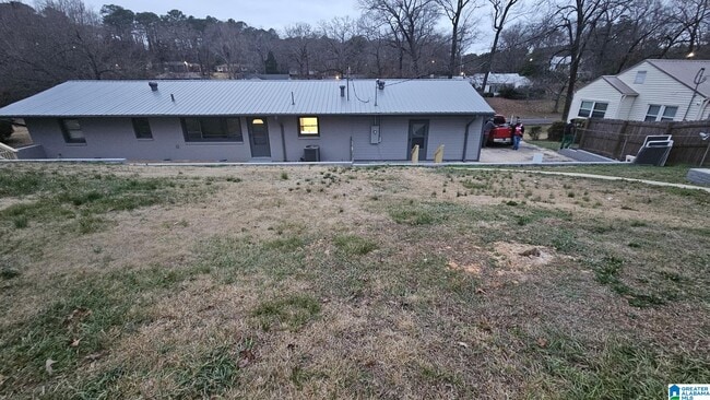Foto del edificio - 105 Woodland Rd
