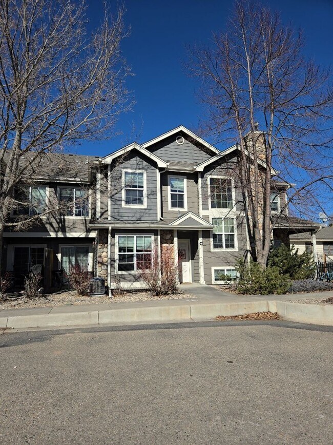 Building Photo - 844 Apex Dr