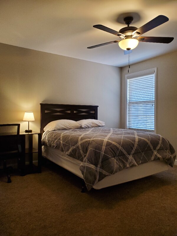Primary Photo - 200 Great Oak Way