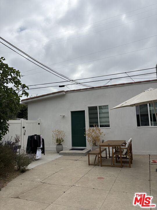 Foto del edificio - 816 N McCadden Pl
