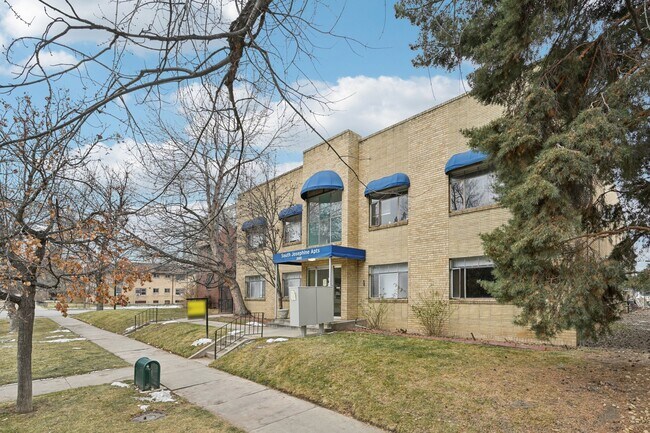 Building Photo - South Josephine Apartments