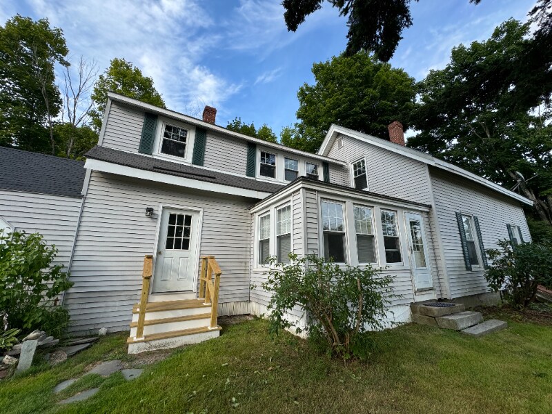 Foto principal - 121 E Main St