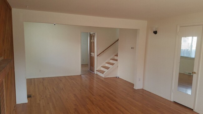 Foto del edificio - CHES3705